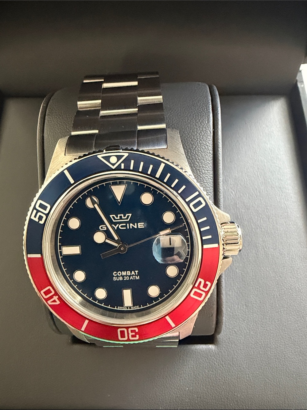 Glycine Men's Combat Sub Stainless Steel Watch - Navy Blue with Red/Blue Bezel